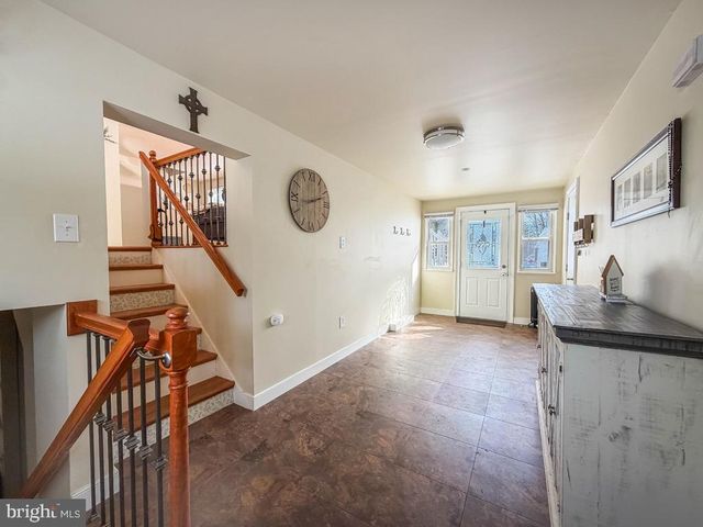 60 CALEDONIA DR, Warminster, PA 18974