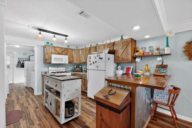 202 Senter Valley Road, Irving, TX 75060