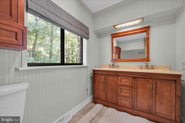 795 CHEROKEE DR, Auburn, PA 17922