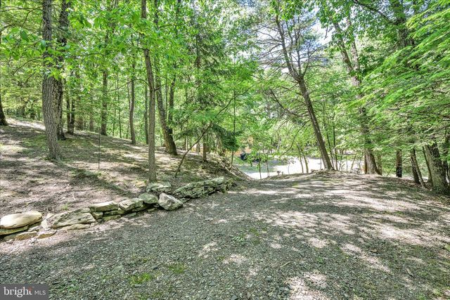 795 CHEROKEE DR, Auburn, PA 17922