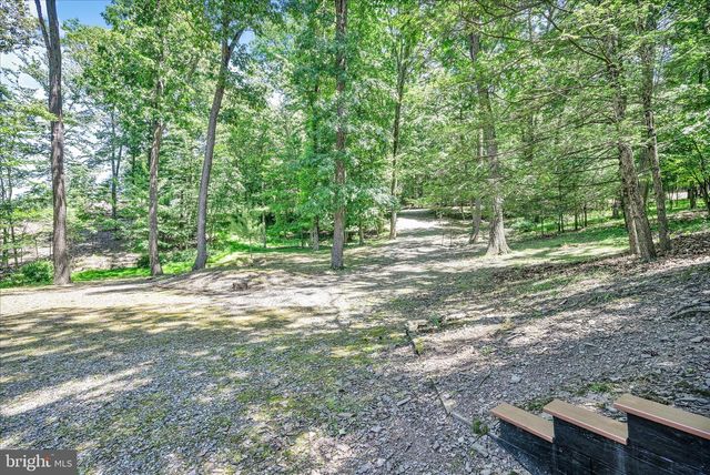 795 CHEROKEE DR, Auburn, PA 17922