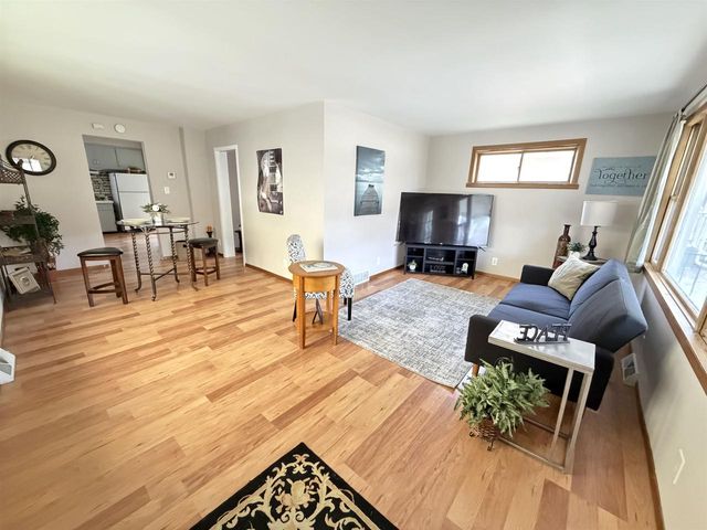 909 N MASON STREET, Appleton, WI 54914