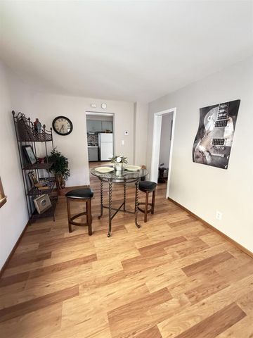 909 N MASON STREET, Appleton, WI 54914