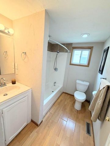 909 N MASON STREET, Appleton, WI 54914