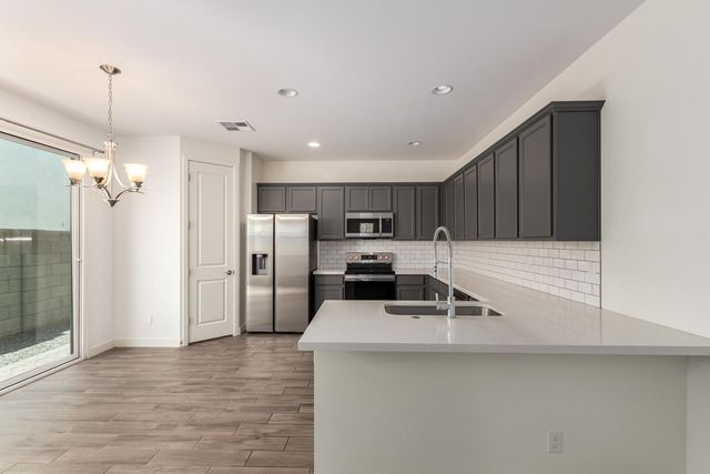 5552 S Dillon, Mesa, AZ 85212