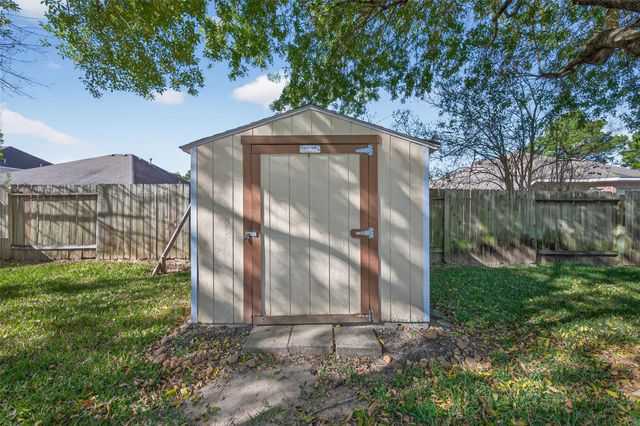 19119 Poplar Trails Lane, Tomball, TX 77375
