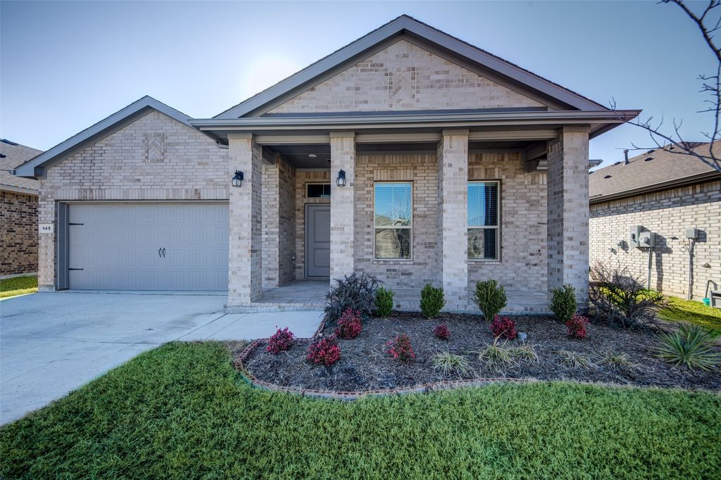 145 Hawksbill Lane, Rhome, TX 76078