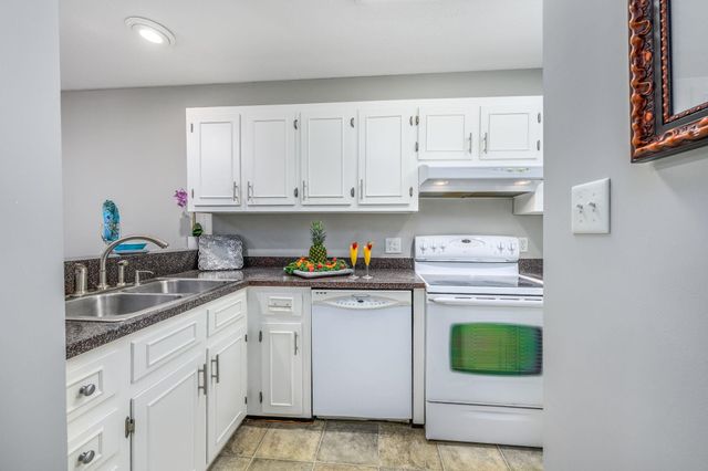 816 9th Ave S Apt 202A, North Myrtle Beach, SC 29582