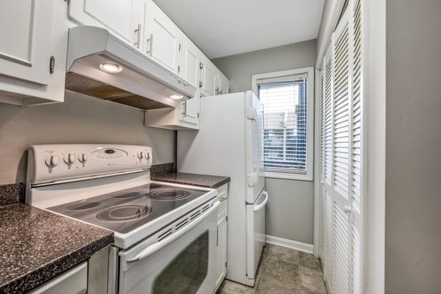 816 9th Ave S Apt 202A, North Myrtle Beach, SC 29582