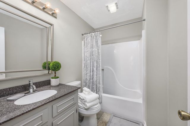 816 9th Ave S Apt 202A, North Myrtle Beach, SC 29582