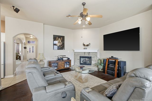 1402 Mesa Crk, San Antonio, TX 78258