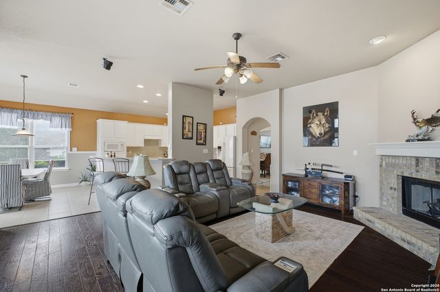 1402 Mesa Crk, San Antonio, TX 78258