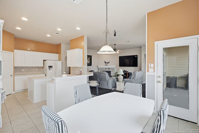 1402 Mesa Crk, San Antonio, TX 78258