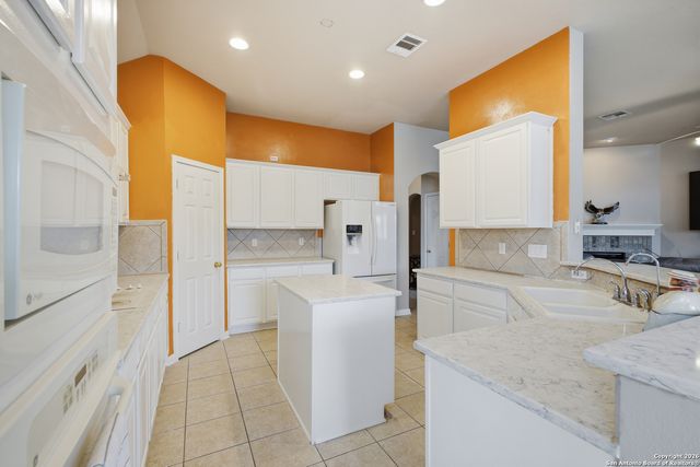 1402 Mesa Crk, San Antonio, TX 78258