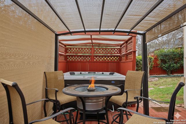 1402 Mesa Crk, San Antonio, TX 78258