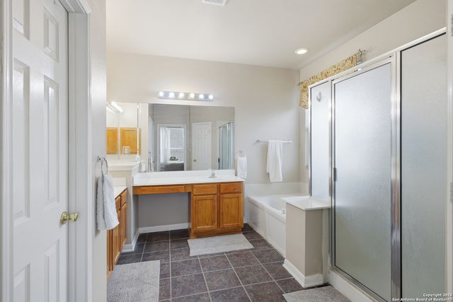 1402 Mesa Crk, San Antonio, TX 78258