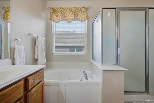 1402 Mesa Crk, San Antonio, TX 78258