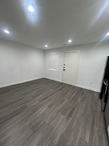 321 E 8th Street 208, Dallas, TX 75203