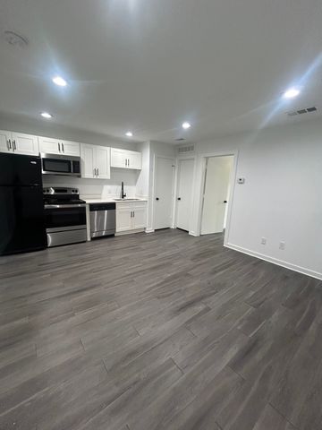 321 E 8th Street 208, Dallas, TX 75203