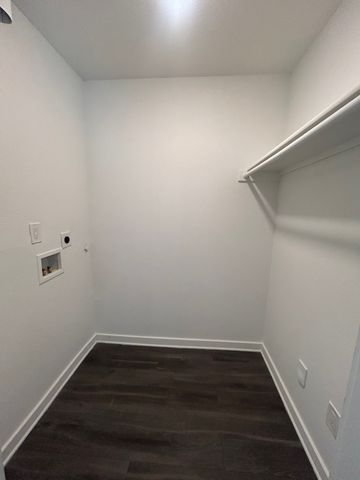 321 E 8th Street 208, Dallas, TX 75203