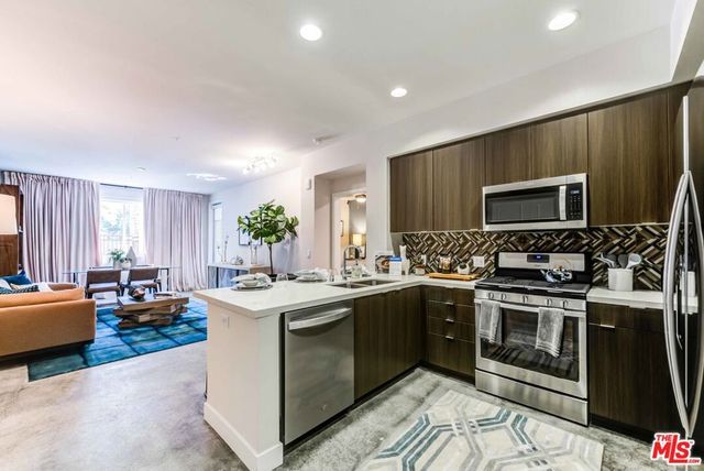 7290 Edinger Avenue 3092, Huntington Beach, CA 92647