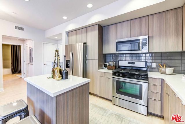 7290 Edinger Avenue 3092, Huntington Beach, CA 92647
