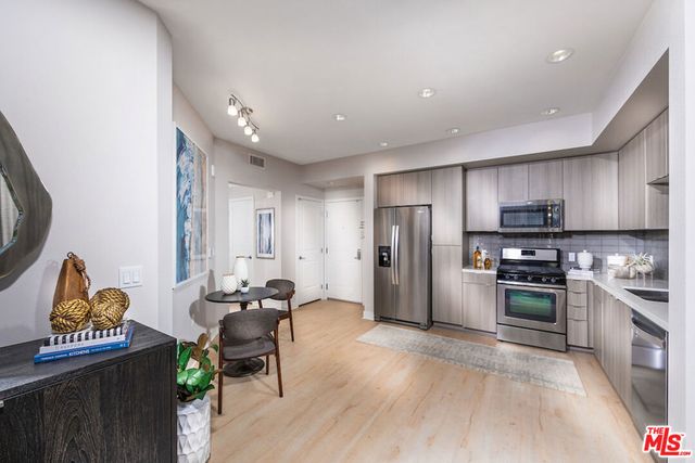 7290 Edinger Avenue 3092, Huntington Beach, CA 92647