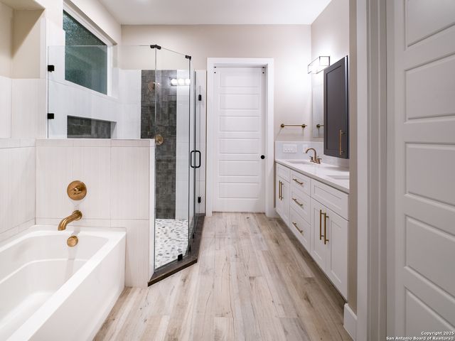 32 WESTCOURT LN, San Antonio, TX 78257