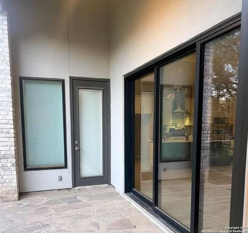 32 WESTCOURT LN, San Antonio, TX 78257