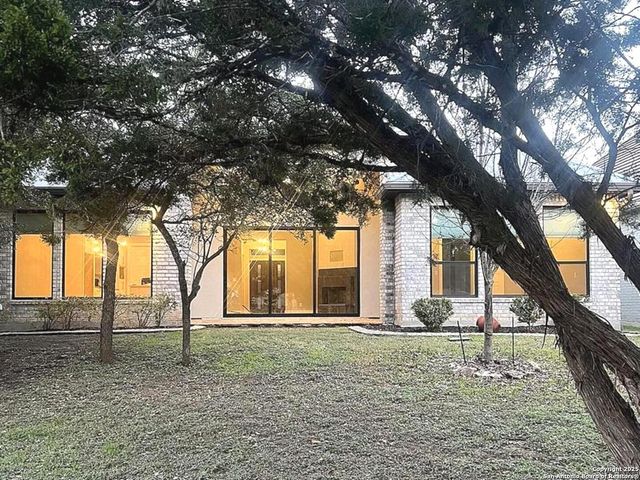 32 WESTCOURT LN, San Antonio, TX 78257