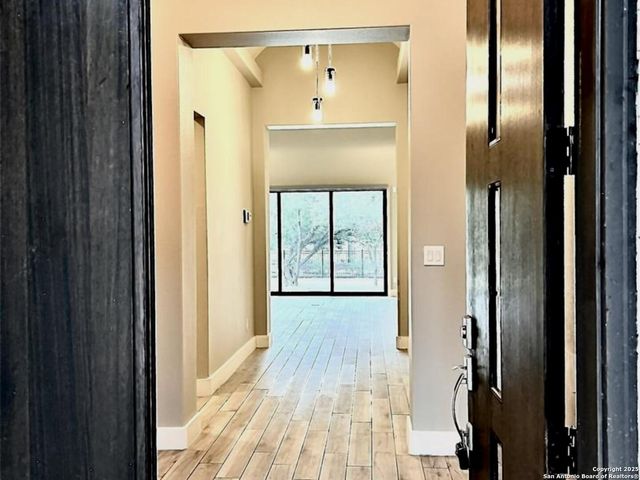 32 WESTCOURT LN, San Antonio, TX 78257