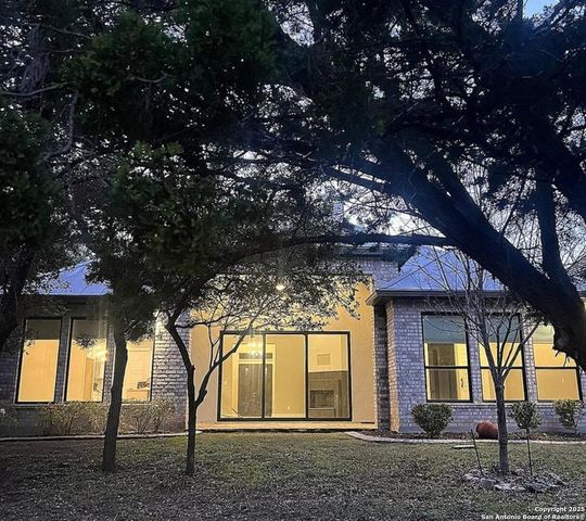 32 WESTCOURT LN, San Antonio, TX 78257