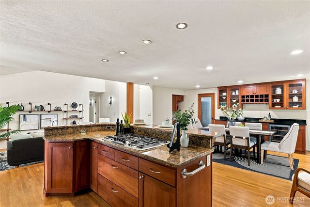 14924 258 Avenue SE, Issaquah, WA 98027