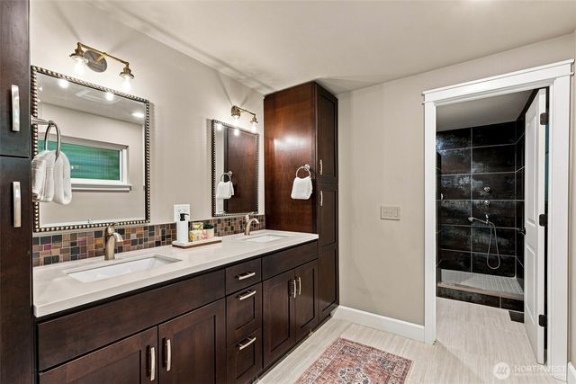 14924 258 Avenue SE, Issaquah, WA 98027