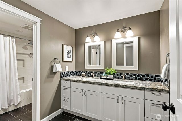 14924 258 Avenue SE, Issaquah, WA 98027
