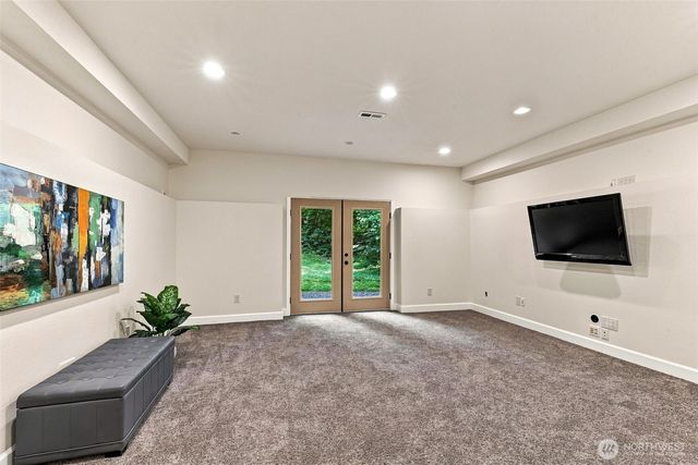 14924 258 Avenue SE, Issaquah, WA 98027