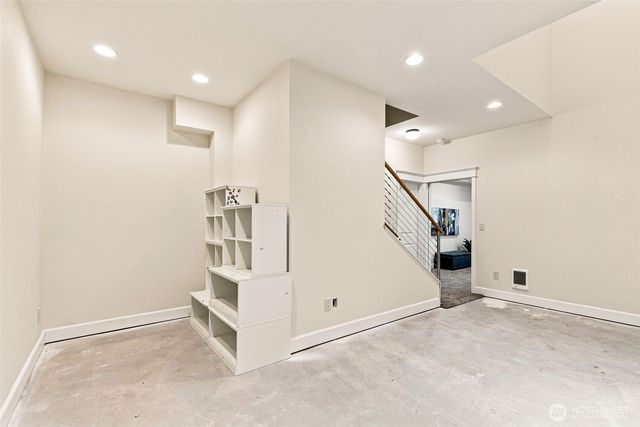 14924 258 Avenue SE, Issaquah, WA 98027