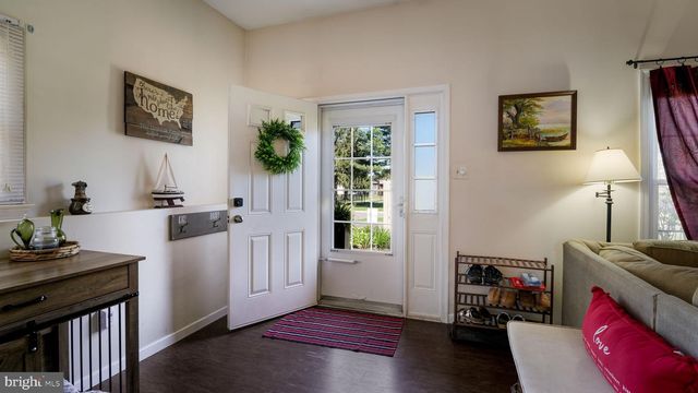 6 EDINBORO CIR, Chalfont, PA 18914