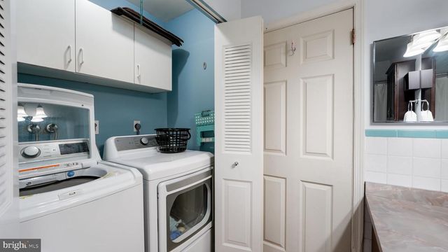 6 EDINBORO CIR, Chalfont, PA 18914