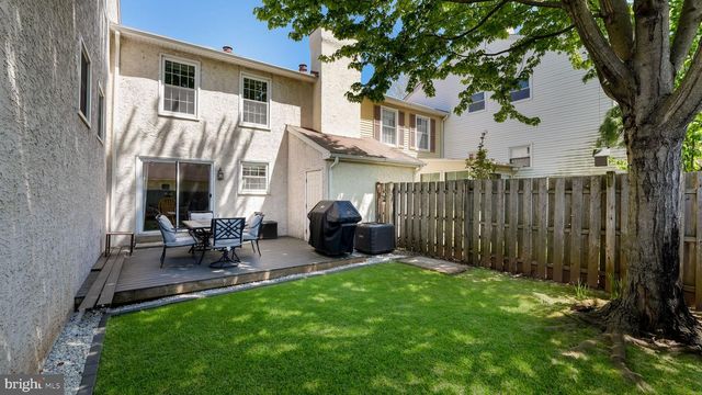 6 EDINBORO CIR, Chalfont, PA 18914