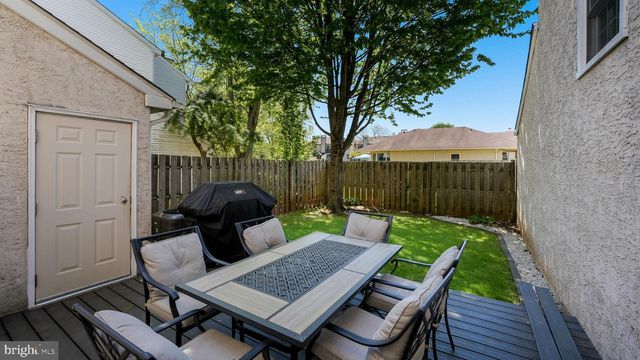 6 EDINBORO CIR, Chalfont, PA 18914