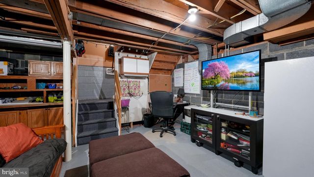 6 EDINBORO CIR, Chalfont, PA 18914