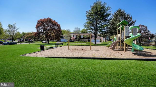 6 EDINBORO CIR, Chalfont, PA 18914