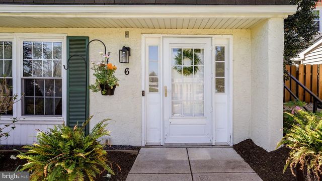 6 EDINBORO CIR, Chalfont, PA 18914