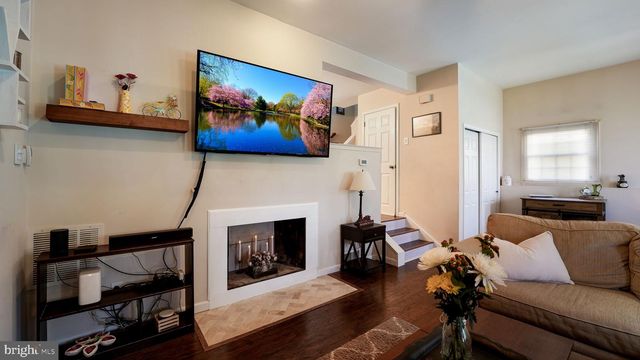 6 EDINBORO CIR, Chalfont, PA 18914