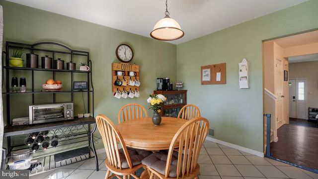 6 EDINBORO CIR, Chalfont, PA 18914