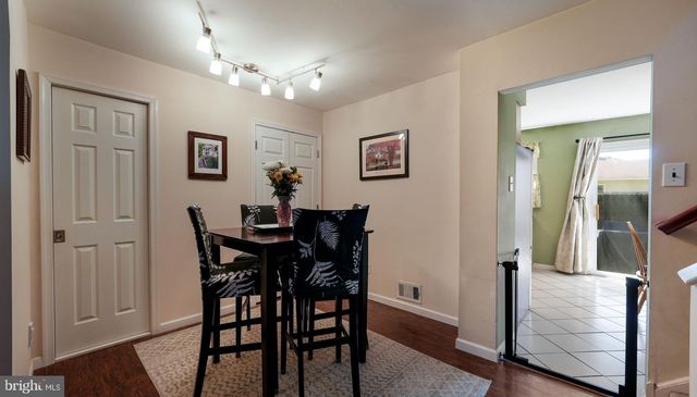 6 EDINBORO CIR, Chalfont, PA 18914