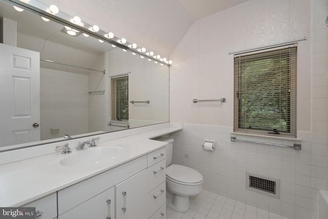 26 CONSTITUTION HILL W, Princeton, NJ 08540