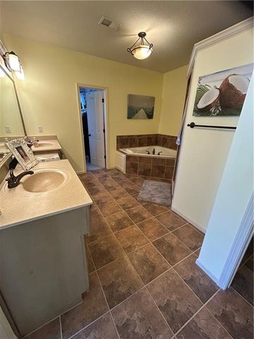 23930 W 124th Court, Olathe, KS 66061