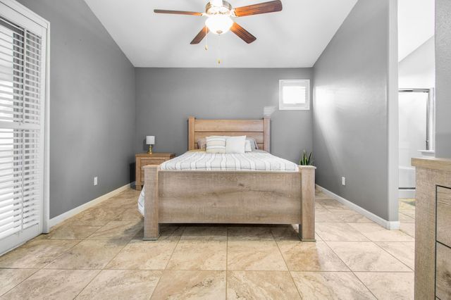 1602 E La Vida Court, Visalia, CA 93292